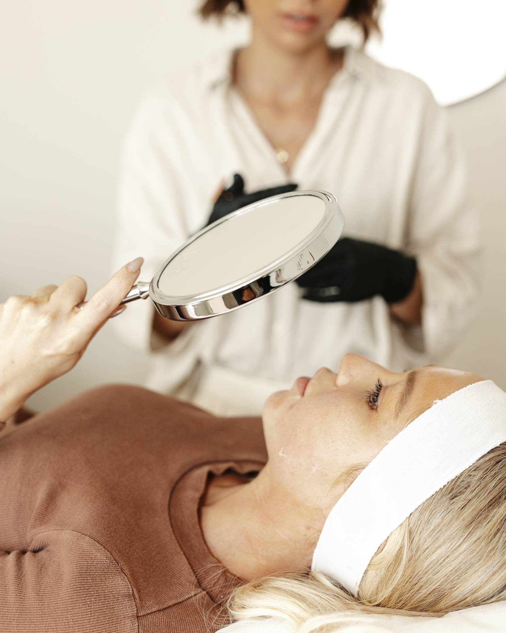 A skincare facial consultation at a skincare clinic in Syndey's Northern Beaches