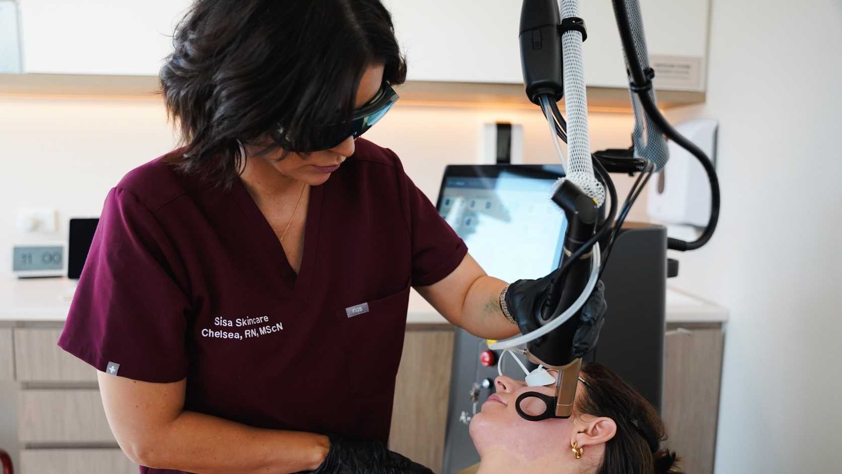 Chelsea Hyett performing an Alma Hybrid laser skin resurfacing treatment at Sisä Skincare in Freshwater on Sydney's Northern Beaches.